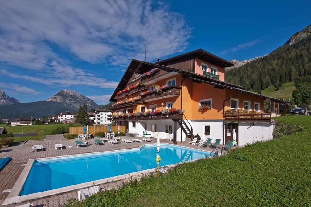 Hotel Haus Michaela Sappada Buitenkant foto