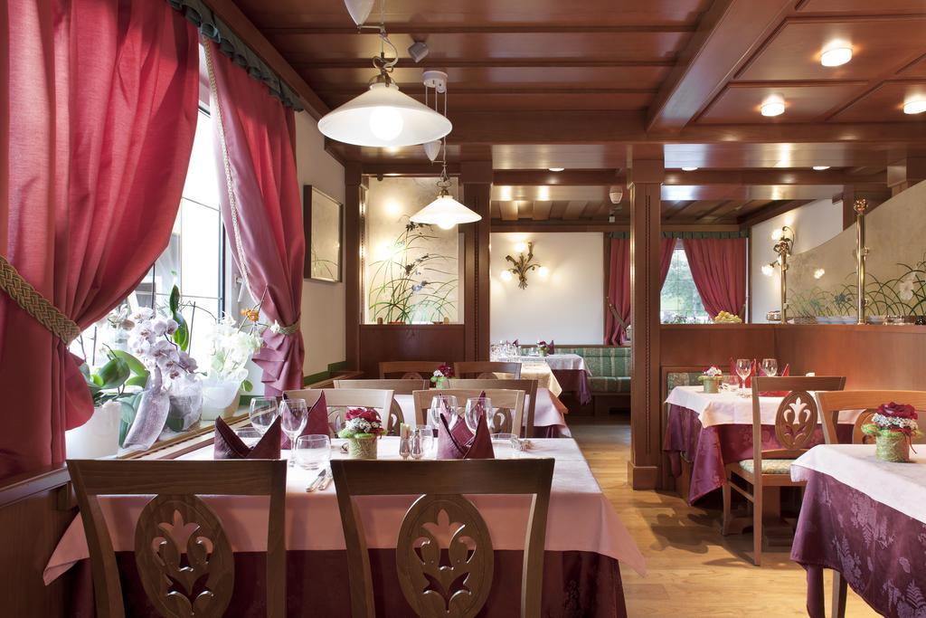 Hotel Haus Michaela Sappada Buitenkant foto