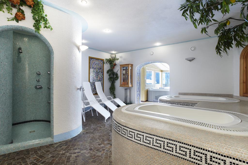 Hotel Haus Michaela Sappada Buitenkant foto