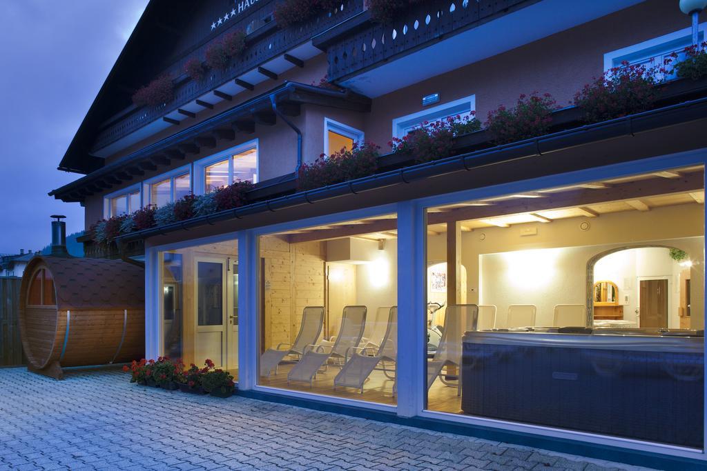 Hotel Haus Michaela Sappada Buitenkant foto
