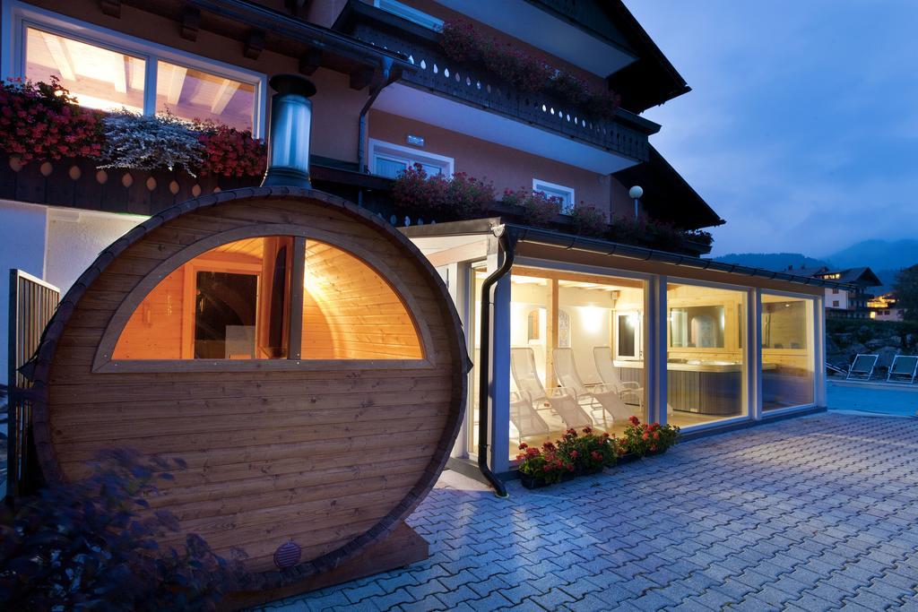 Hotel Haus Michaela Sappada Buitenkant foto